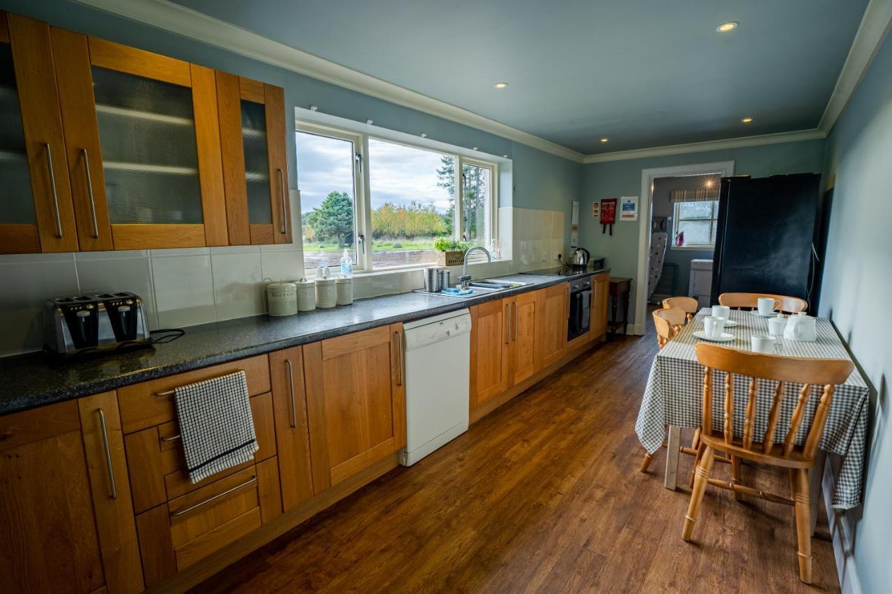 The Farmhouse, 6 Bed Property, Forres Eksteriør bilde